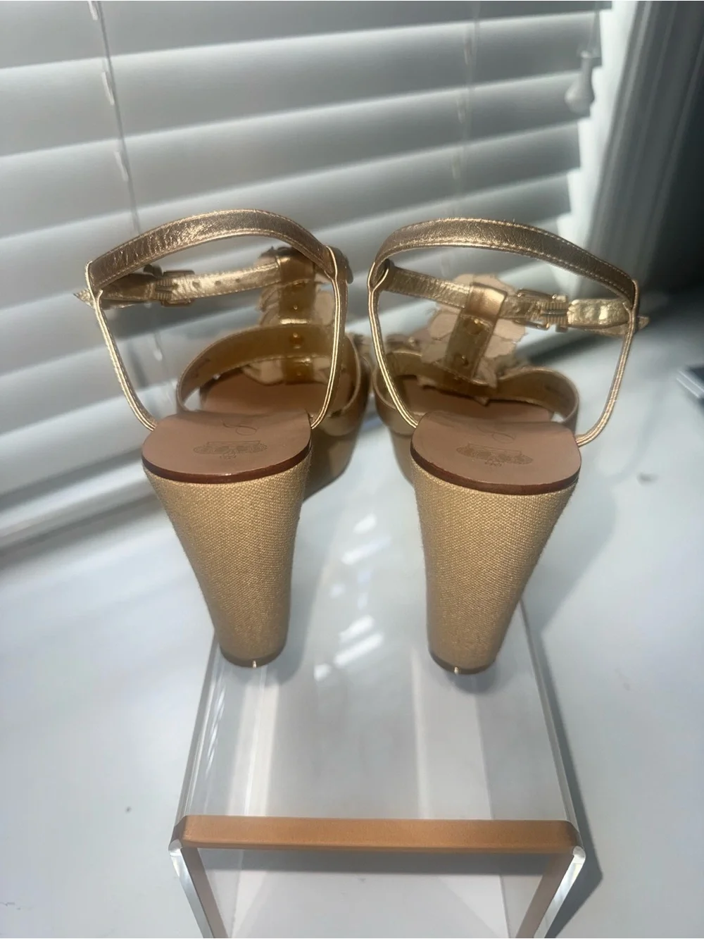 VTG Y2K Juicy Couture Smells Like Couture Metallic Gold Floral Fabric Wedge